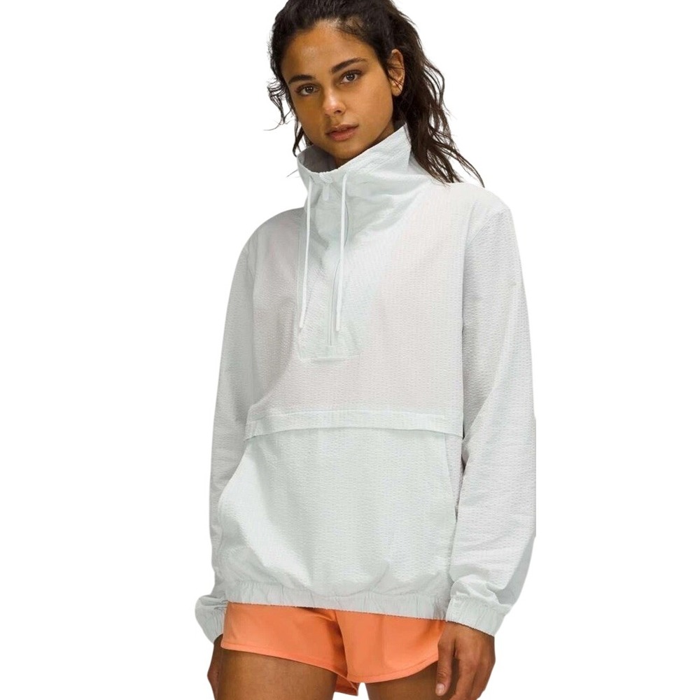 LULULEMON Pack Light Pullover Packable Jacket Seersucker Ocean Air Size 8